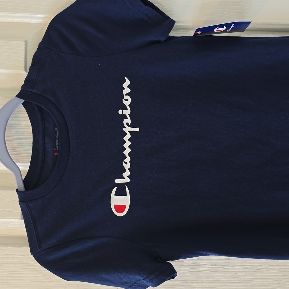 CHAMPION BRAND SIGNATURE BOYS DARK BLUE SHORT SLEEVE TEE-SHIRT SIZE MEDIUM 10-12